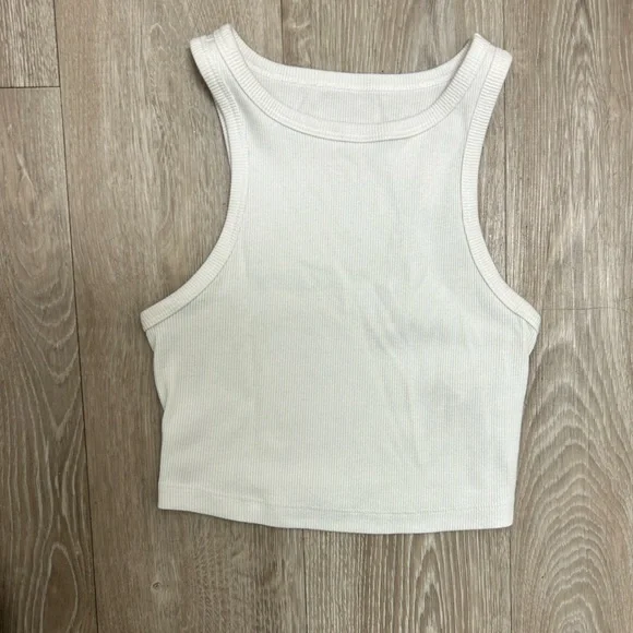 Cropped Ribbed Tank - Picture 4 of 5